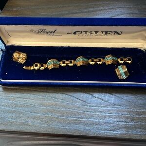 Vintage Cord brand gold plated bracelet and earrings set in excellent condition